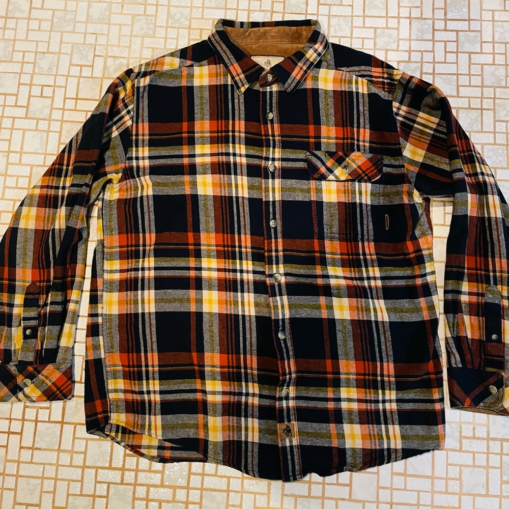 Mens Legendary Whitetail Flannel Size L perfect condition